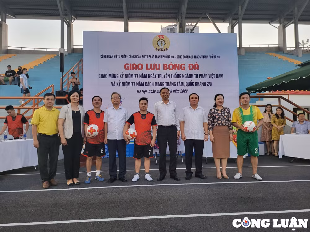 soi dong tran giao huu bong da chao mung ngay le quoc khanh mung 2 9 hinh 5