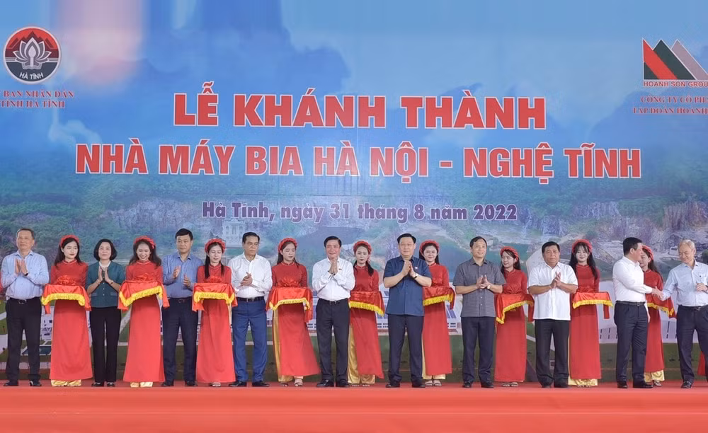 chu tich quoc hoi vuong dinh hue du le khanh thanh nha may bia ha noi nghe tinh hinh 1