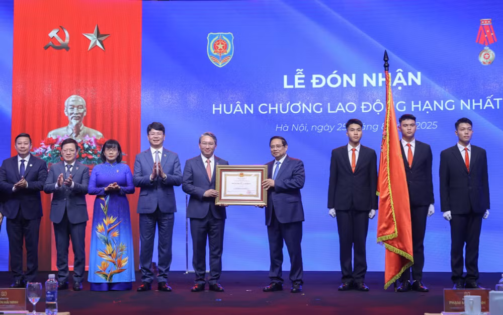 Thủ tướng: Đưa thể chế, pháp luật trở thành 