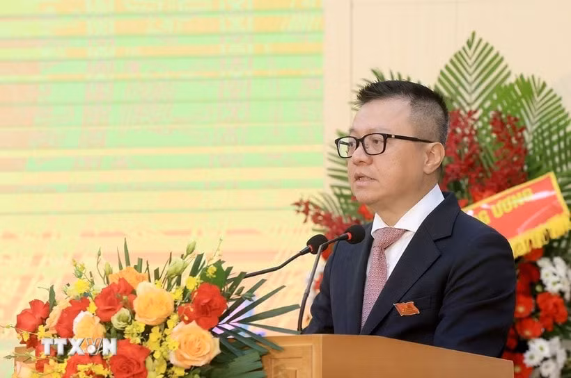 Đồng chí Lê Quốc Minh, Ủy viên Ban chấp hành Trung ương Đảng, Phó Trưởng Ban Tuyên giáo và Dân vận Trung ương, Bí thư Đảng ủy, Tổng Biên tập Báo Nhân dân, Chủ tịch Hội Nhà báo Việt Nam phát biểu. (Ảnh: Tuấn Anh/TTXVN)
