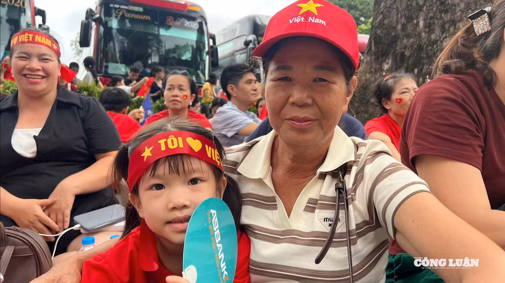 Chị Nguyễn Thị Thủy (ở phường Dương Nội, Hà Nội) xúc động chia sẻ: