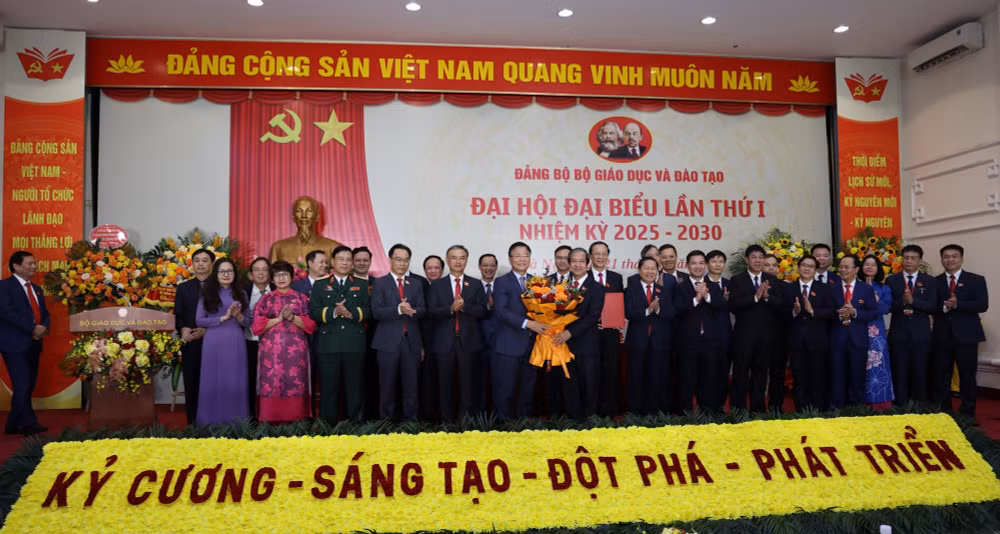 Phó Thủ tướng Lê Thành Long: Tạo cơ chế, chính sách đặc thù, vượt trội trong phát triển và quản lý giáo dục- Ảnh 5.