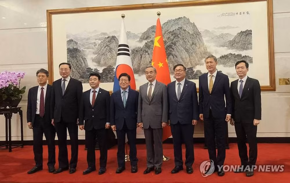 Lee's special delegation to China