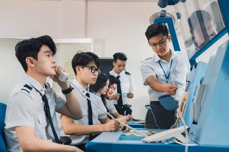 Ngành “hot” Học viện Hàng không điểm chuẩn dự kiến 27, ra trường gần 100% có việc làm