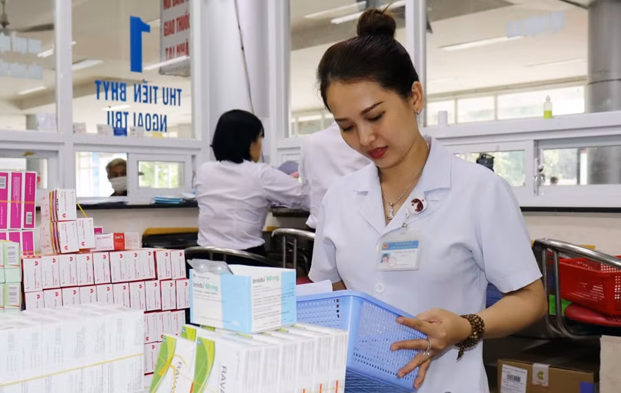 Tăng cường công tác quản lý hoạt động cung ứng, sử dụng thuốc, hoá chất, vật tư y tế