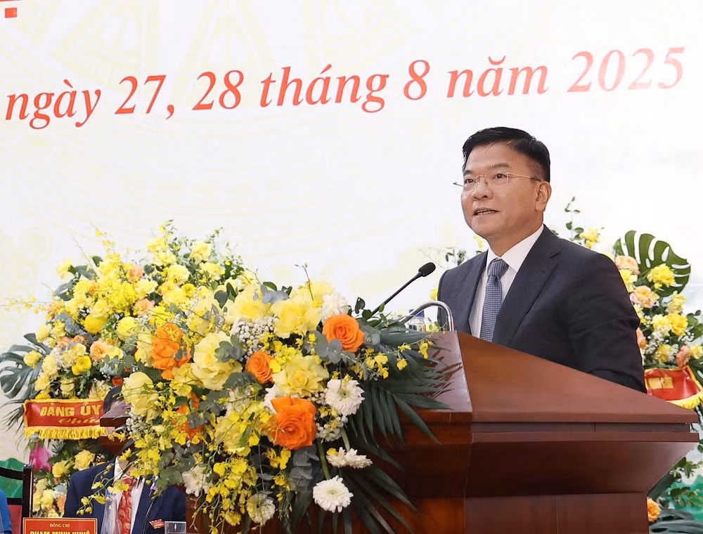 Phó Thủ tướng Lê Thành Long nhấn mạnh, cần tiếp tục đổi mới tư duy về y tế . Ảnh: Trần Minh