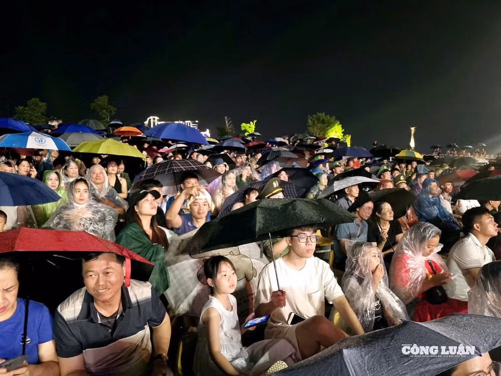 anh-10-quang-ninh-rang-ro-cung-dat-nuoc.jpg