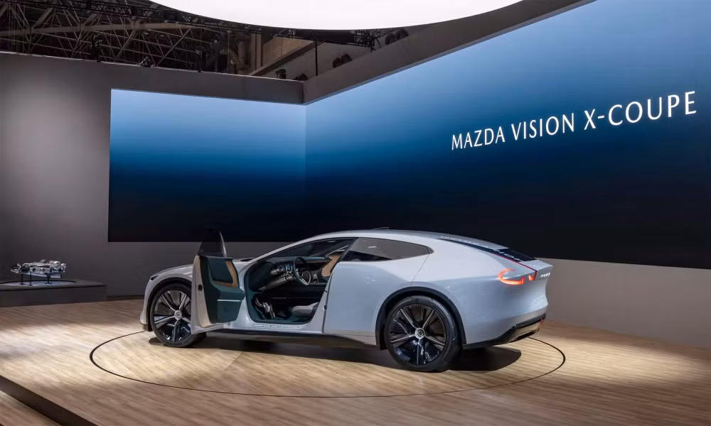 Mazda Vision-X Coupe trang bị công nghệ có thể thu giữ carbon - Ảnh: Carscoop