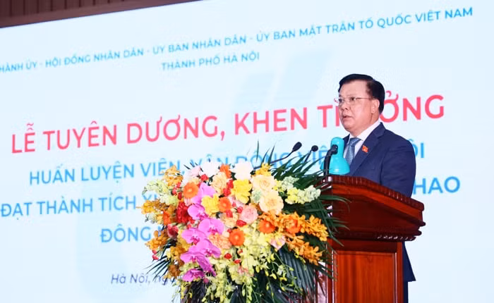 ha noi khen thuong vdv hlv cua ha noi dat thanh tich cao tai sea games 31 hinh 2