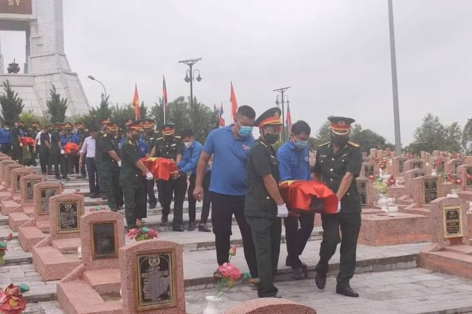 nghe an truy dieu an tang 103 hai cot liet si hy sinh tai lao hinh 4