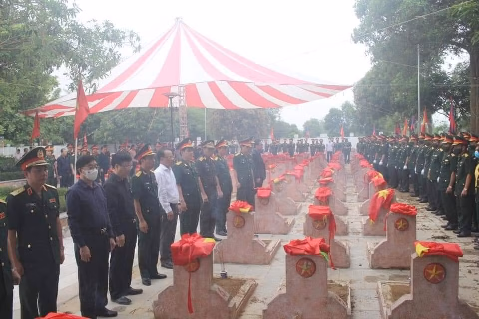 nghe an truy dieu an tang 103 hai cot liet si hy sinh tai lao hinh 5