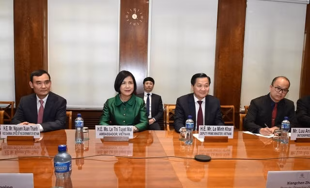 pho thu tuong le minh khai lam viec voi pho tong giam doc wto hinh 2