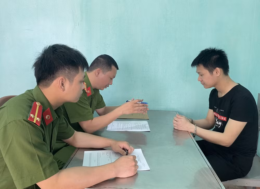 thanh hoa bat giu doi tuong lua ban may cay qua facebook hinh 1