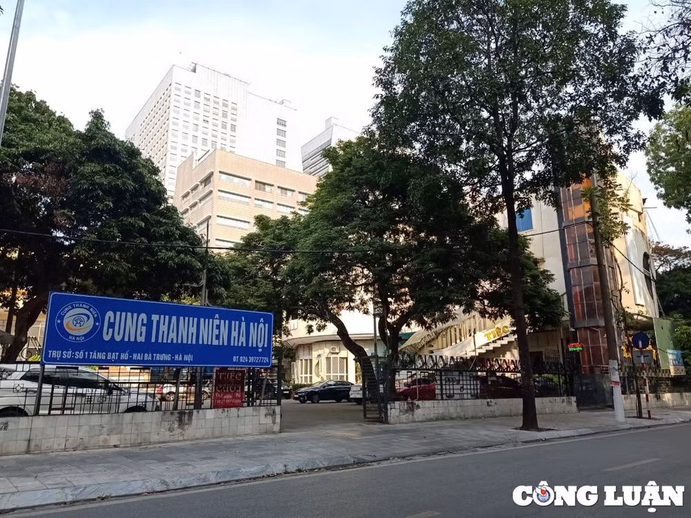 cung thanh nien ha noi cho xe dat vang de cho thue noi xuong cap nghiem trong hinh 1