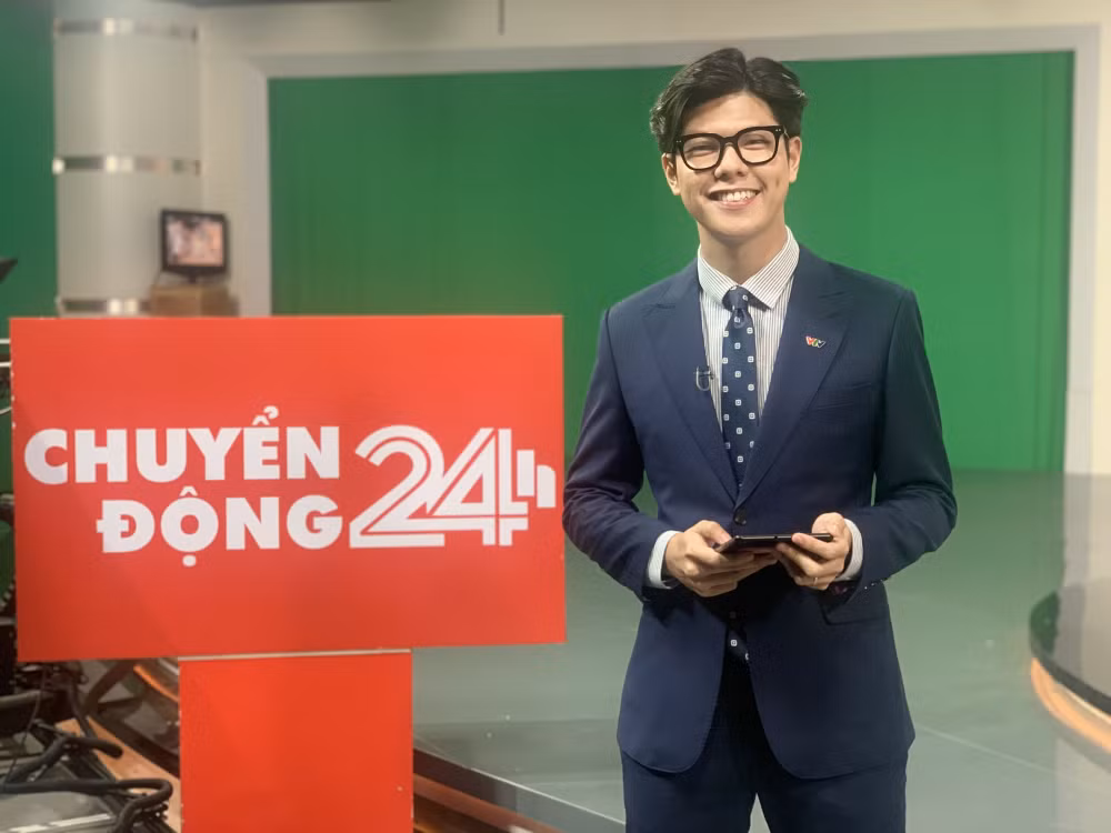 btv manh cuong cong viec lam truyen hinh cho toi mot tuoi tre khong xo chan vao gam ban hinh 1