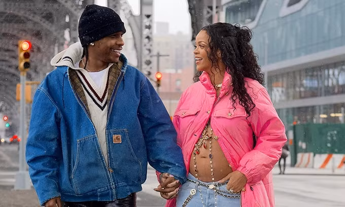 ca si ty phu rihanna ha sinh con trai cung dau long hinh 1