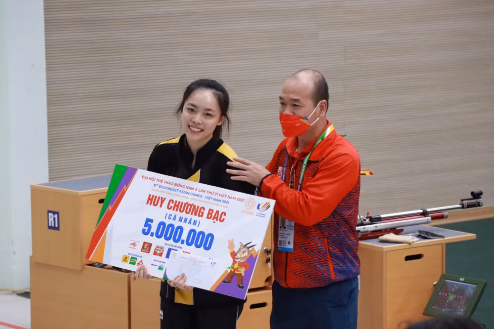xa thu phi thanh thao gianh hcv o noi dung 50 m sung truong hinh 1