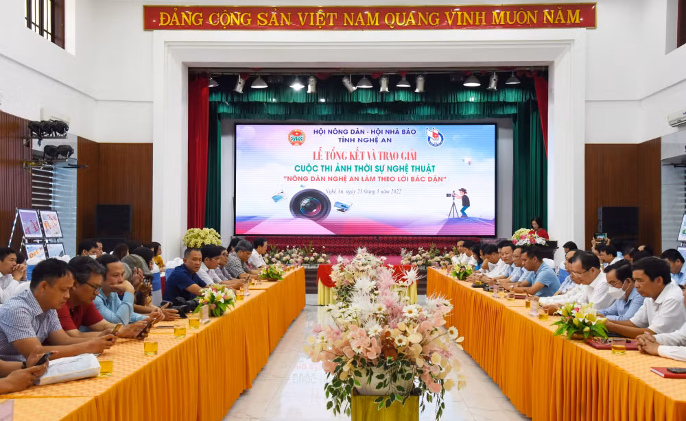 le trao giai va tong ket cuoc thi anh thoi su nghe thuat ve chu de nong dan hinh 1