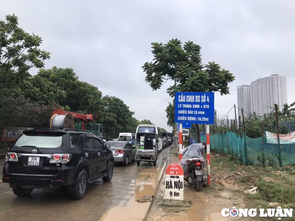 duong gom dai lo thang long ngap nhu song giao thong te liet hinh 13
