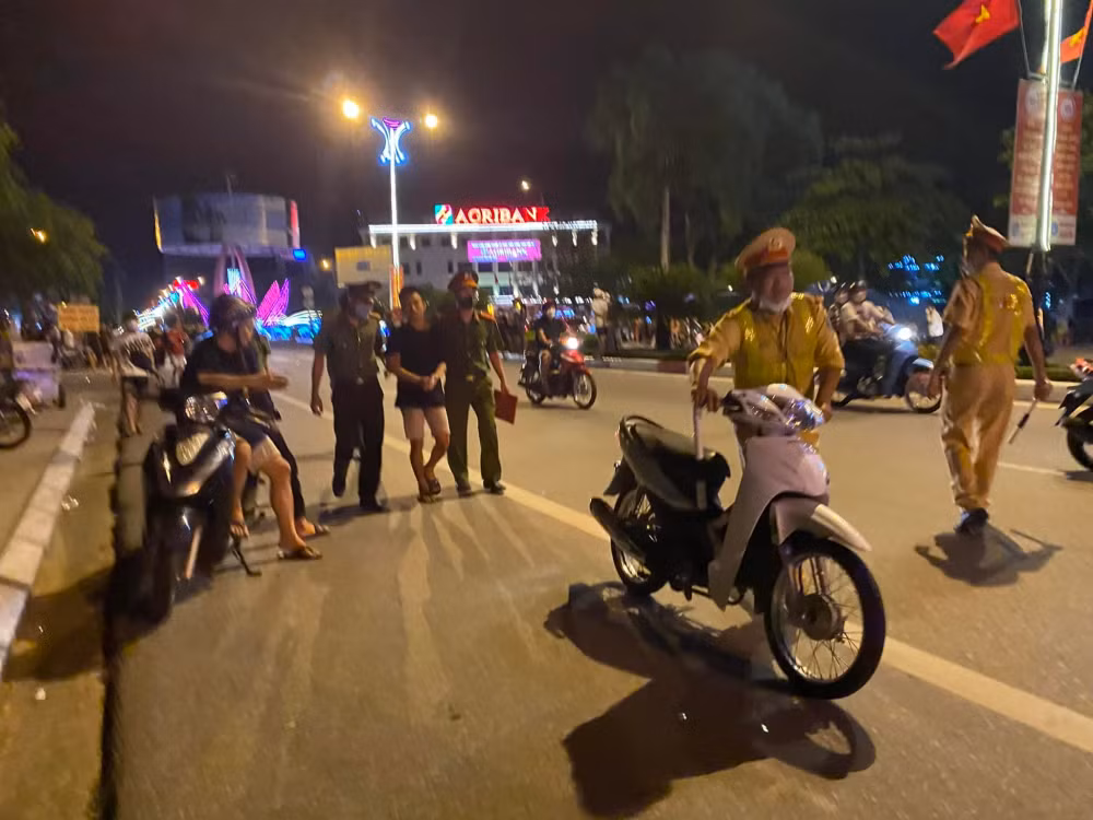 ha tinh xu ly nhieu nguoi di bao qua khich sau chien thang cua u23 viet nam hinh 6