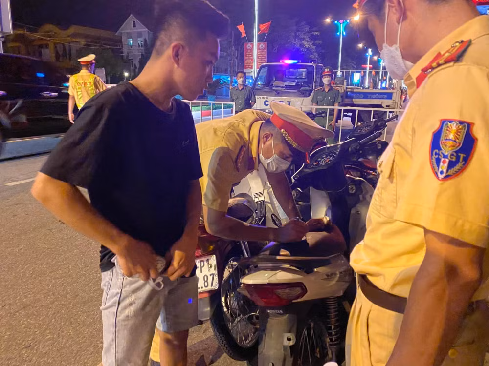 ha tinh xu ly nhieu nguoi di bao qua khich sau chien thang cua u23 viet nam hinh 5