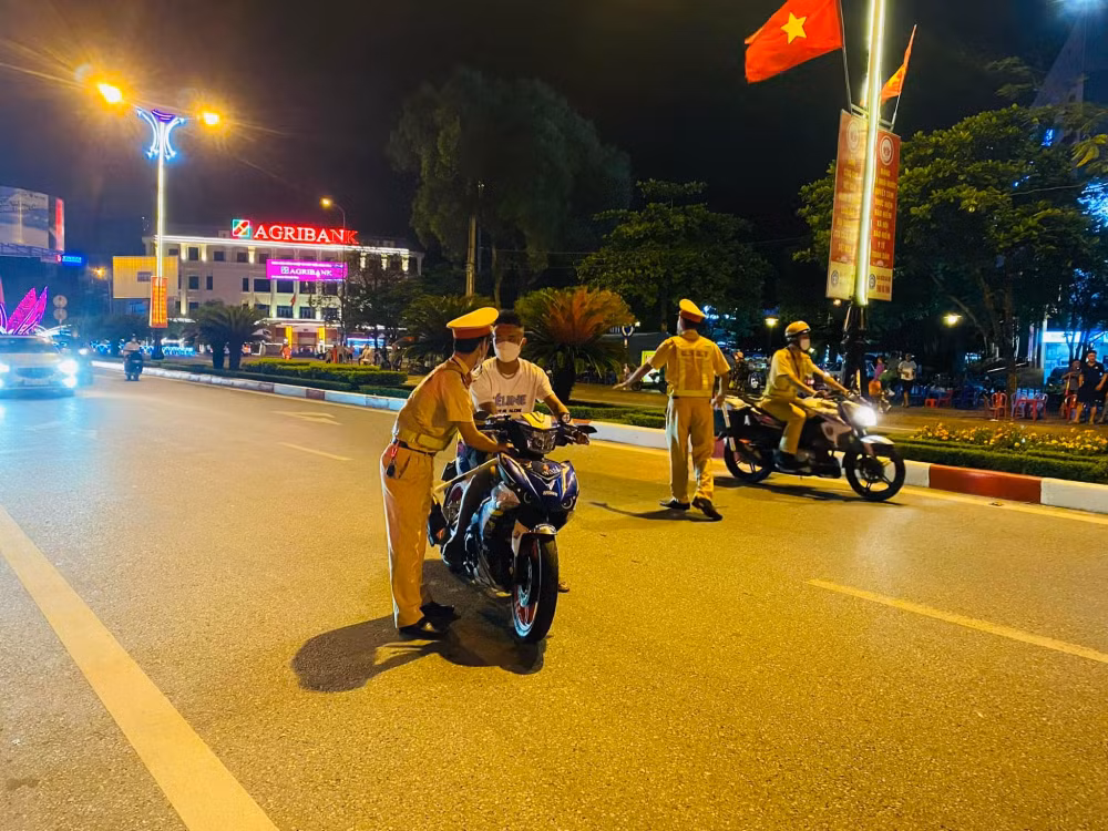 ha tinh xu ly nhieu nguoi di bao qua khich sau chien thang cua u23 viet nam hinh 8