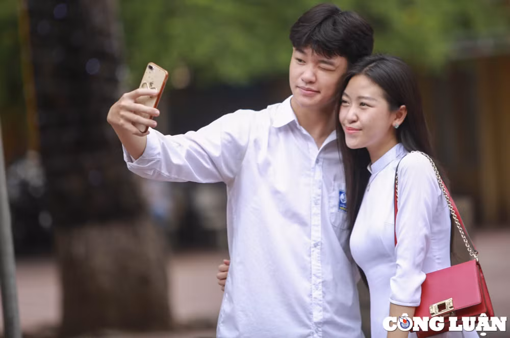 nu sinh xuc dong trong le be giang em that su khong muon chia tay som nhu the nay hinh 13