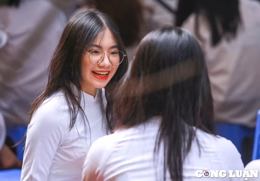 nu sinh xuc dong trong le be giang em that su khong muon chia tay som nhu the nay hinh 3