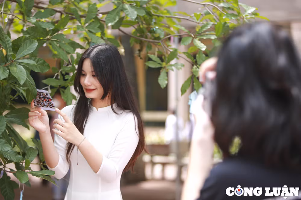 nu sinh xuc dong trong le be giang em that su khong muon chia tay som nhu the nay hinh 18