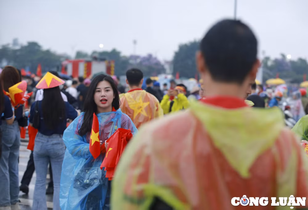 ngam nhin dan co dong vien sieu xinh sieu dang yeu tai san van dong my dinh hinh 12