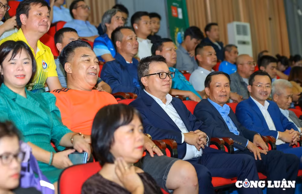 khang dinh vai tro cua the thao trong doi song tinh than nguoi lam bao hinh 2