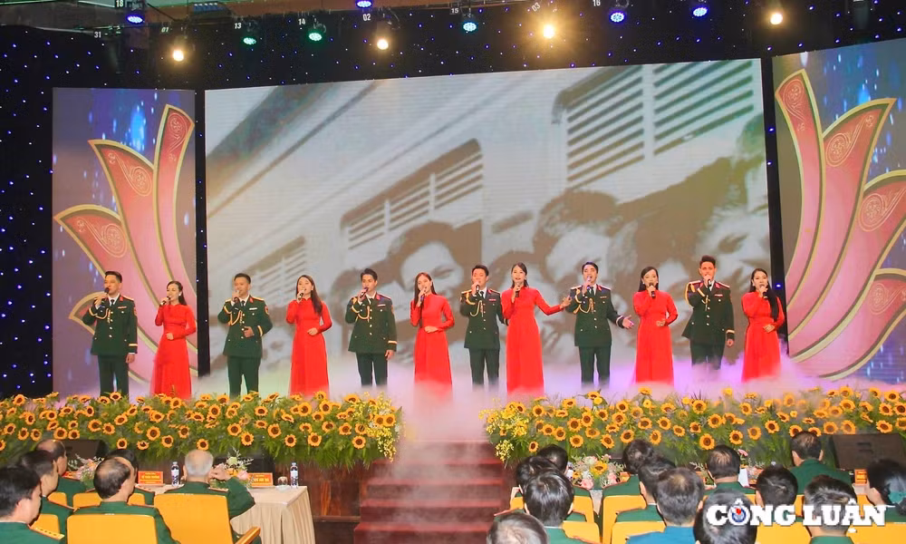 trao giai cuoc thi viet nhung tam guong binh di ma cao quy lan thu 15 hinh 5