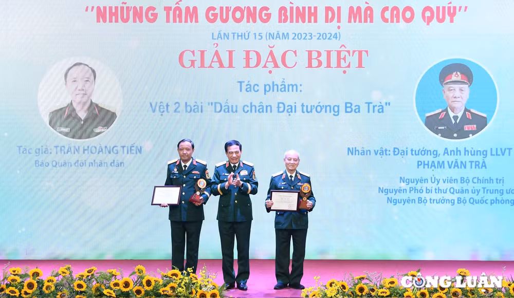 trao giai cuoc thi viet nhung tam guong binh di ma cao quy lan thu 15 hinh 2