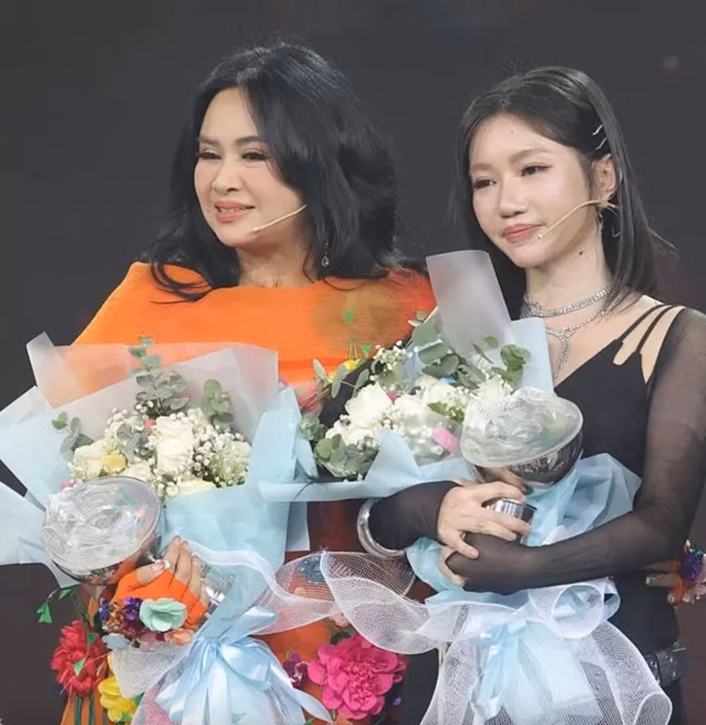 nsnd thanh lam noi gi khi gianh a quan chuong trinh our song vietnam hinh 1