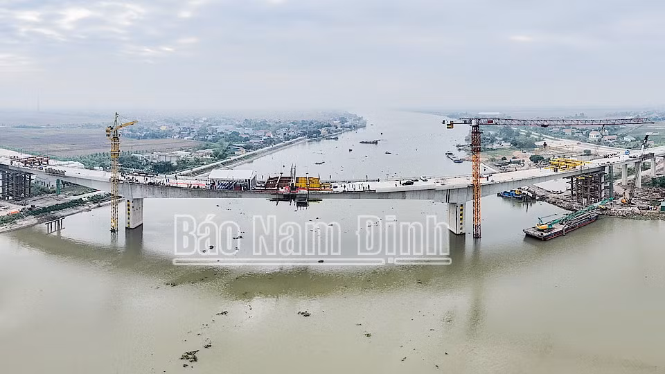 hop long cau vuot song day noi nam dinh ninh binh hinh 1