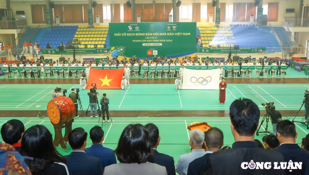 khai mac giai vo dich bong ban hoi nha bao viet nam lan thu 17 tranh cup sao vang 2024 hinh 1