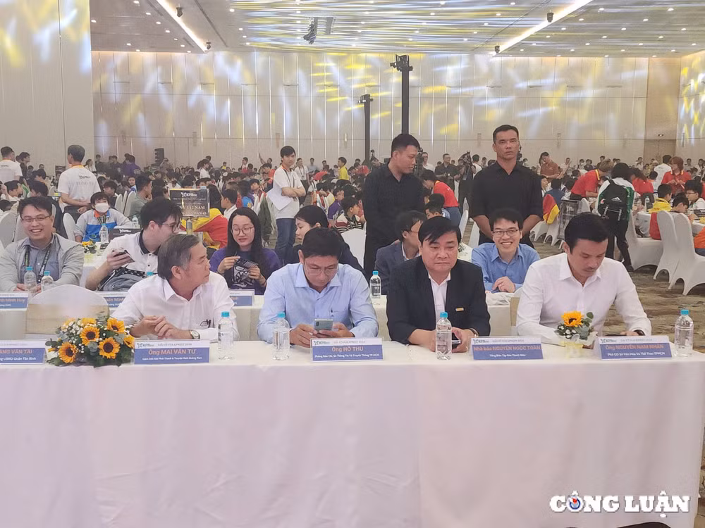 vinh danh nhieu dai kien tuong tai giai co vua kpnest 2024 tranh cup ma vang kpnest hinh 1