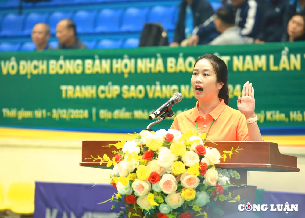 khai mac giai vo dich bong ban hoi nha bao viet nam lan thu 17 tranh cup sao vang 2024 hinh 4