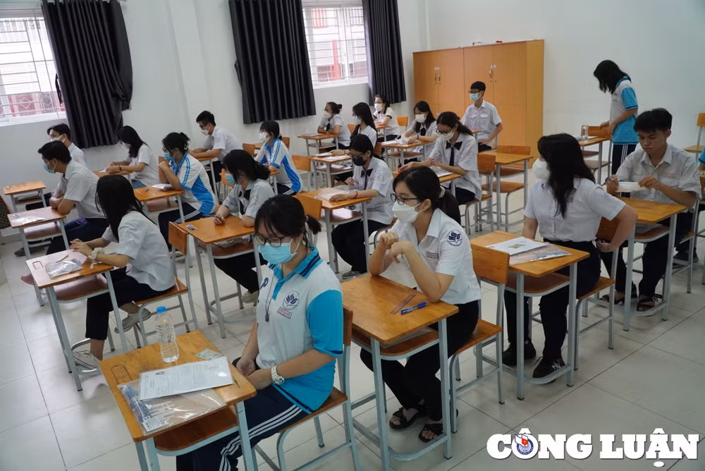 thi sinh nghi gi truoc gio thi mon toan ky thi tot nghiep thpt quoc gia 2022 hinh 11