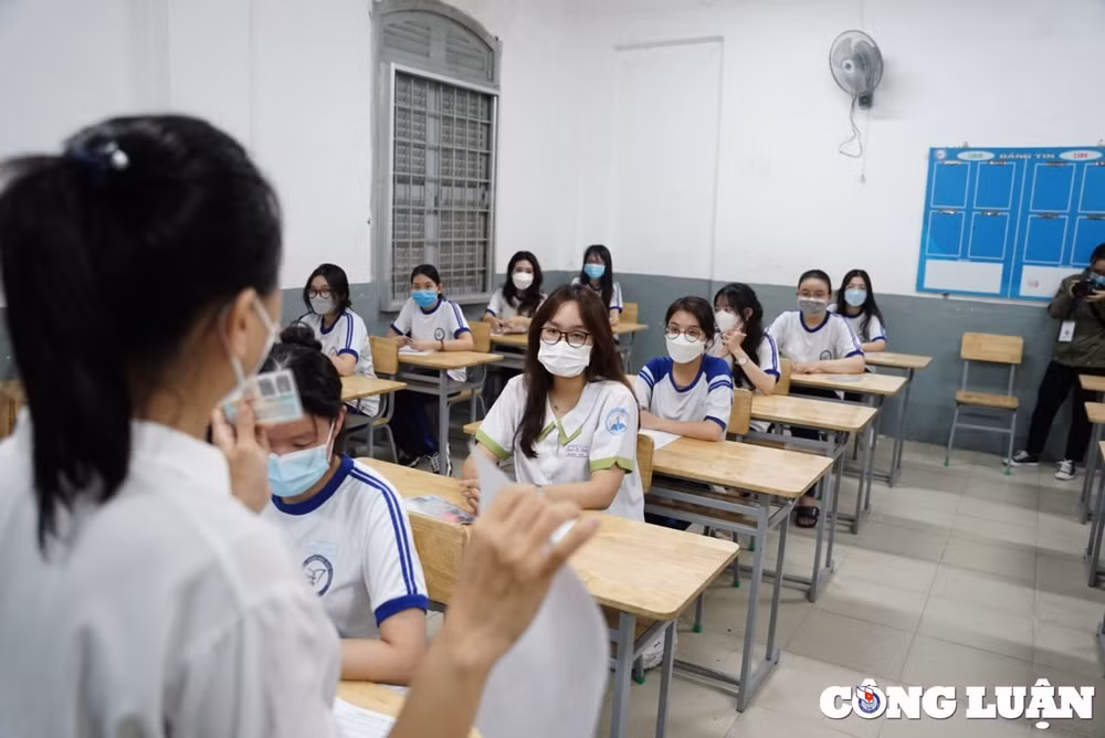 tphcm hon 85000 thi sinh buoc vao buoi thi dau tien ky thi thpt quoc gia 2022 hinh 15