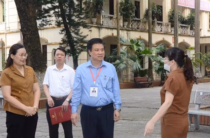 thi tot nghiep thpt 2022 khong de thi sinh vi kho khan ma phai bo thi hinh 1