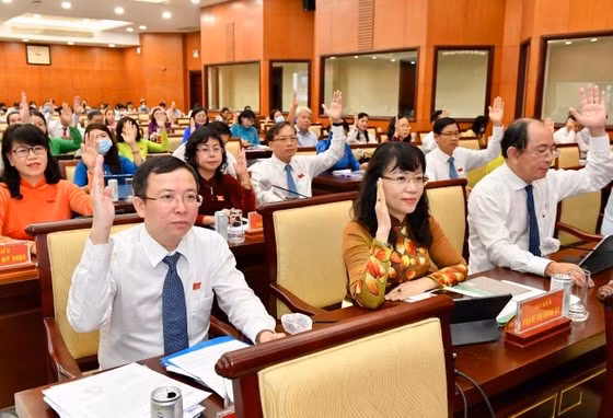 hdnd tp hcm thong qua 40 nghi quyet tac dong truc tiep den doi song dan sinh hinh 2