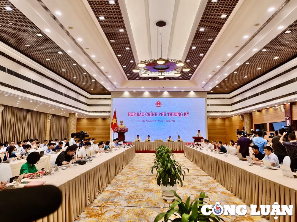 tranh tam ly lo ngai so sai khong dam mua sam thuoc trang thiet bi y te hinh 1