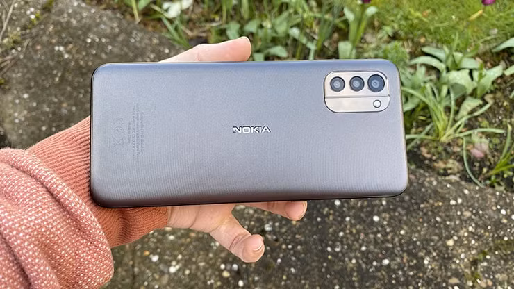 Nokia G11 (3,24 triệu đồng): Gợi ý tiếp theo ở tầm giá hơn 3 triệu là Nokia G11. Máy cung cấp cấu hình đủ khỏe để xử lý các tác vụ thông thường: chụp ảnh, xem phim, lướt web, check mail,… Viên pin 5050 mAh có thể sử dụng thoải mái sang ngày thứ 2.
