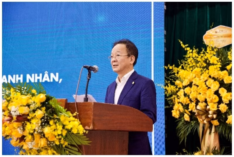 Doanh nhân Đỗ Quang Hiển, Chủ tịch Ban Điều hành CLB Cựu sinh viên Doanh nhân ĐHQGHN phát biểu tại sự kiện