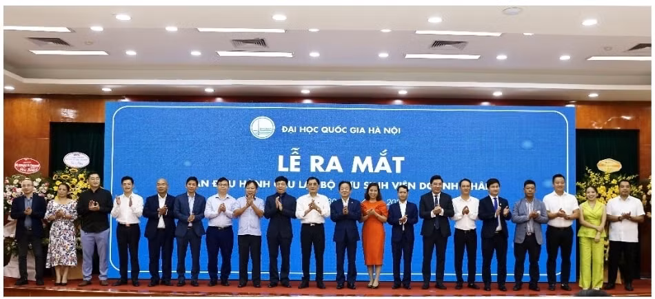 Ban Điều hành CLB Cựu sinh viên Doanh nhân ĐHQGHN chính thức ra mắt.