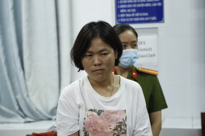 Bị can Lê Thị Hồng Liên, Trưởng khoa Dược -Trang thiết bị-Vật tư y tế, Trung tâm y tế Dĩ An, Bình Dương.