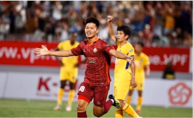 binh dinh fc bi hagl cam hoa tren san nha hinh 4