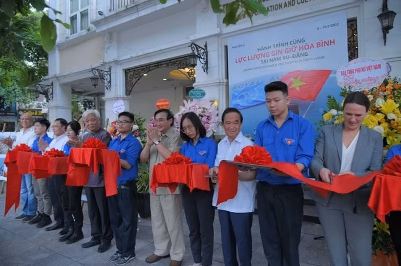 hinh anh nguoi linh viet gin giu hoa binh lien hop quoc qua goc may nguyen a hinh 1