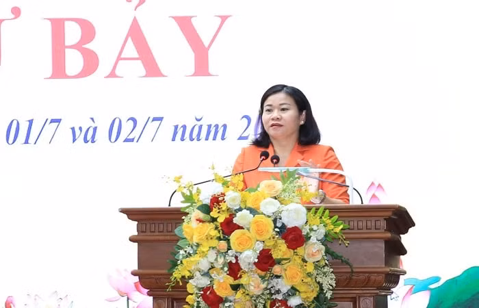 Phó Bí thư Thường trực Thành ủy Nguyễn Thị Tuyến phát biểu tại kỳ họp